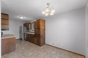 10276 Winter Pl, Eden Prairie, MN 55347 - Photo 16