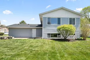 10276 Winter Pl, Eden Prairie, MN 55347 - Photo 6