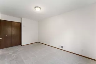 10276 Winter Pl, Eden Prairie, MN 55347 - Photo 24