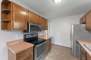 10276 Winter Pl, Eden Prairie, MN 55347 - Photo 20