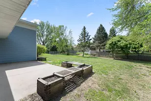 10276 Winter Pl, Eden Prairie, MN 55347 - Photo 8