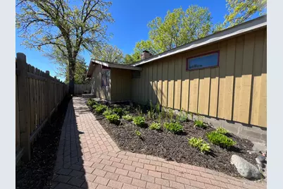 122 Craig Way NE, Fridley, MN 55432 - Photo 2