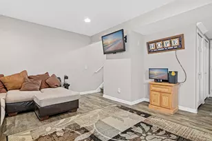 421 E Lake St, Waconia, MN 55387 - Photo 16