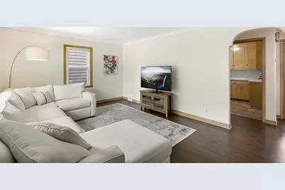 582 36 1/2 Avenue NE, Minneapolis, MN 55418 - Photo 2