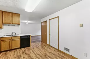 11256 Providence Ln, Eden Prairie, MN 55344 - Photo 10
