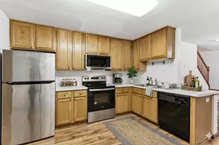 11256 Providence Ln, Eden Prairie, MN 55344 - Photo 8