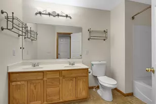 6869 Folkestone Rd, Apple Valley, MN 55124 - Photo 16