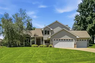 9644 Tree Farm Rd, Eden Prairie, MN 55347 - Photo 2