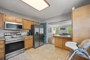 4760 Dominick Dr, Hopkins, MN 55343 - Photo 8
