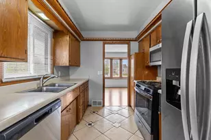 1633 Sherwood Ave, Saint Paul, MN 55106 - Photo 6