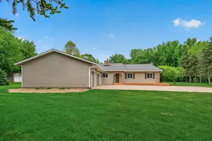 5737 N Highlands Ct, Lake Elmo, MN 55042 - Photo 4