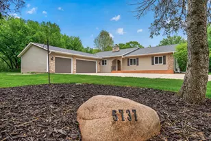 5737 N Highlands Ct, Lake Elmo, MN 55042 - Photo 2