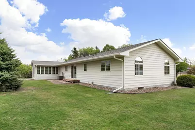 307 14th Place NW, Austin, MN 55912 - Photo 4