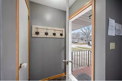 704 Washington Avenue, Fairmont, MN 56031 - Photo 2