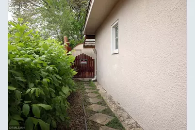 3000 Ohenry Road, Brooklyn Center, MN 55429 - Photo 16