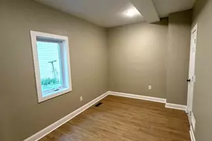 892 4th St E, Saint Paul, MN 55106 - Photo 8