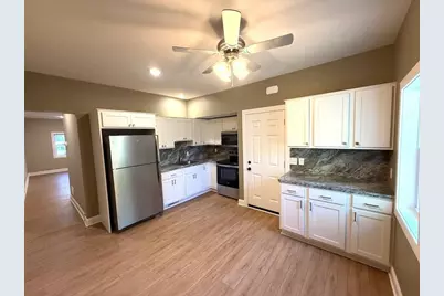 892 4th Street E, Saint Paul, MN 55106 - Photo 2
