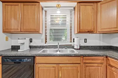 6748 81st Avenue N, Brooklyn Park, MN 55445 - Photo 4
