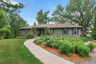 7805 Gloria Cir, Mounds View, MN 55112 - Photo 2