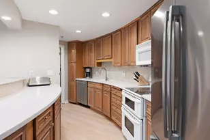 3141 Dean Ct, Minneapolis, MN 55416 - Photo 10