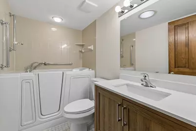 9526 Woodbridge Road, Bloomington, MN 55438 - Photo 26