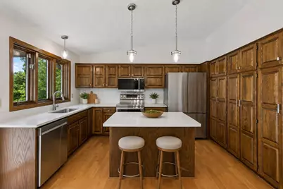 9526 Woodbridge Road, Bloomington, MN 55438 - Photo 12
