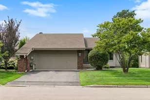 9526 Woodbridge Rd, Bloomington, MN 55438 - Photo 2