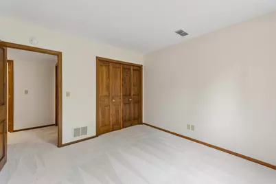 9526 Woodbridge Road, Bloomington, MN 55438 - Photo 36