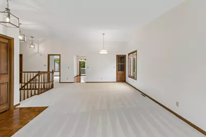 9526 Woodbridge Road, Bloomington, MN 55438 - Photo 8
