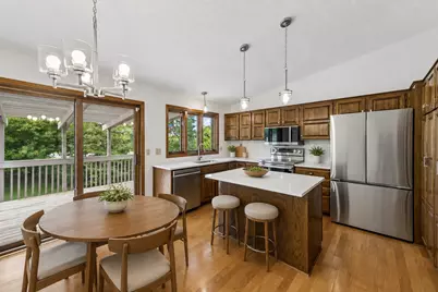 9526 Woodbridge Road, Bloomington, MN 55438 - Photo 10