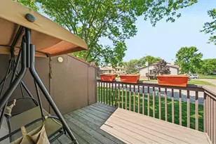 8720 N Maplebrook Cir, Brooklyn Park, MN 55445 - Photo 18