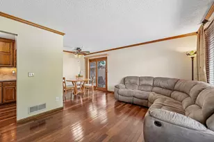 8720 N Maplebrook Cir, Brooklyn Park, MN 55445 - Photo 6