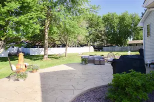 885 Briarwood Dr, Worthington, MN 56187 - Photo 26