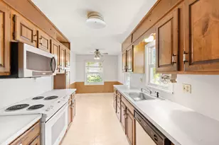 8218 Nicollet Ave S, Bloomington, MN 55420 - Photo 4