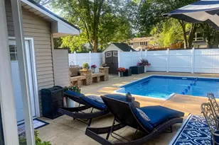 10215 39th Ave N, Plymouth, MN 55441 - Photo 2