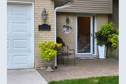 10215 39th Avenue N, Plymouth, MN 55441 - Photo 2