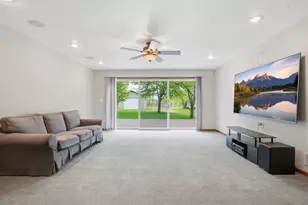 870 County Rd F E, Vadnais Heights, MN 55127 - Photo 14