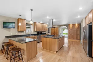 870 County Rd F E, Vadnais Heights, MN 55127 - Photo 6