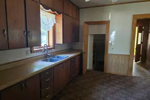 410 E Ciro St, Truman, MN 56088 - Photo 12
