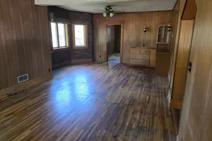 410 E Ciro St, Truman, MN 56088 - Photo 8