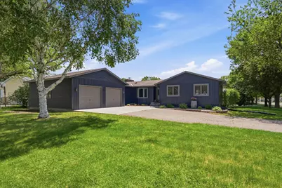 817 24th Avenue SW, Willmar, MN 56201 - Photo 2