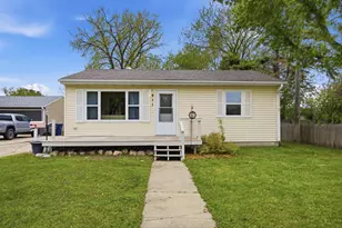 911 18th St N, Moorhead, MN 56560 - Photo 4