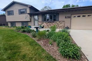 705 Spillway Dr, La Crosse, WI 54603 - Photo 2