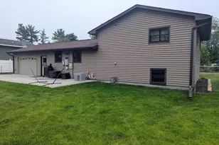705 Spillway Dr, La Crosse, WI 54603 - Photo 4