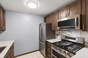 1601 N Innsbruck Dr, Fridley, MN 55432 - Photo 12