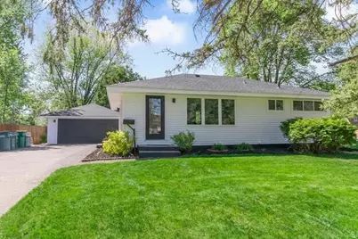 6419 Toledo Avenue N, Brooklyn Center, MN 55429 - Photo 2