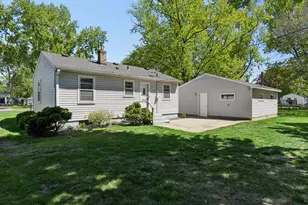 8230 Clinton Ave S, Bloomington, MN 55420 - Photo 26