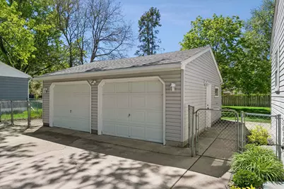 8230 Clinton Avenue S, Bloomington, MN 55420 - Photo 4