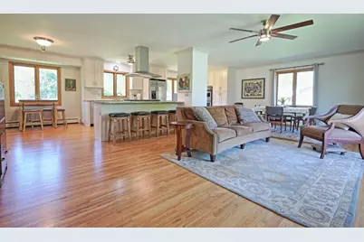716 Eldridge Avenue E, Maplewood, MN 55117 - Photo 1