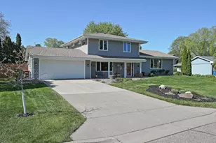 716 Eldridge Ave E, Maplewood, MN 55117 - Photo 2